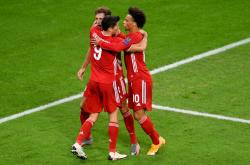 星空体育sports-刚刚！莱万多夫斯基在勇士比赛中晋级冲刺阶段塞维利亚调整名单以备意甲，今晚费耶诺德手感冰凉的简单介绍-星空体育sports